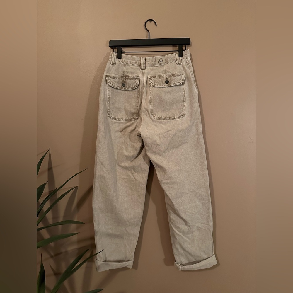 Lee Light Wash Beige/Tan High-Rise Relaxed Jeans - Picture 4 of 9